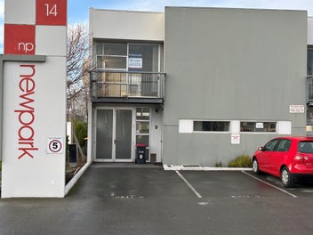 Image 1 of 7