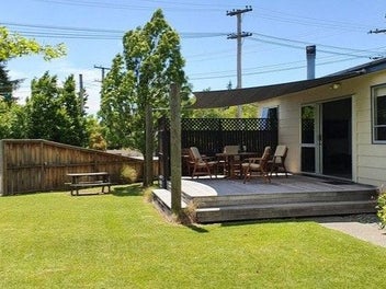 Centrally Located 4 Bedroom Hydro Home!