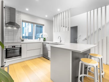 Freestanding and Effortlessly Stylish