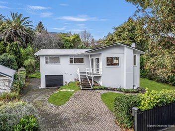 Move-in ready gem in College Estate