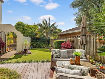 Spacious, Solid Family Gem-Point View School Zone