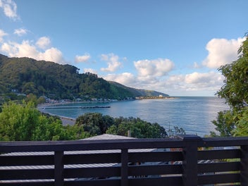 Image 1 of 7