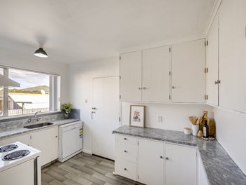 Tidy, Easy Care & Well-Located