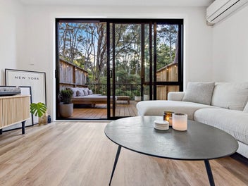 Bush Views & Sun-Soaked Serenity
