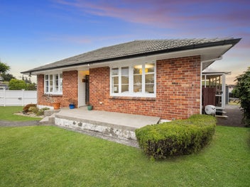 Spacious, Sunlit & Full of Potential - Rare Find!