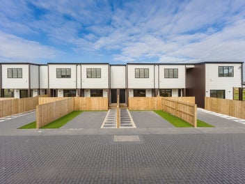 Quality New Home in Prime Locale