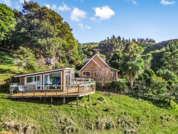 Moores Valley Masterpiece Lifestyle, Luxury & Land