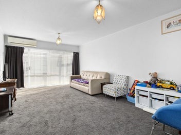 Super, Central & Convenient Unit.
