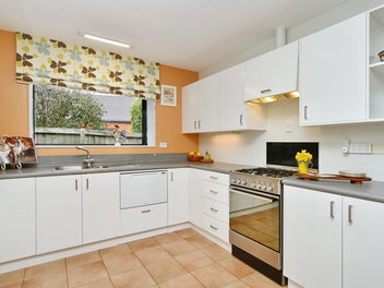 * UNDER OFFER * Super Retirement Or First Home