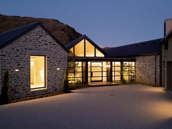 LUXURY LIFESTYLE LIVING