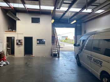 Image 1 of 7