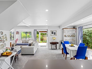 Rustic Charm Meets Coastal Lifestyle!