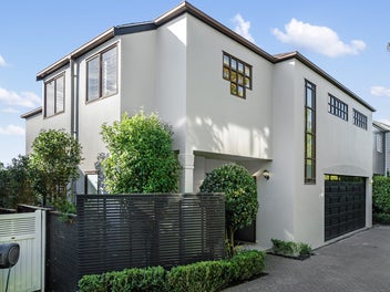 Sunsets, Space & Prime Remuera Position