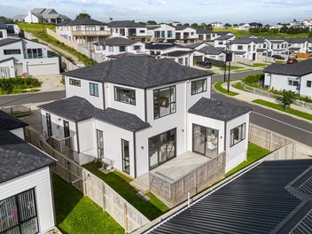 Modern Coastal Living in the Heart of Gulf Harbour