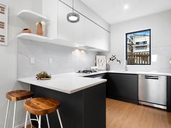 ?Your Dream Home in Golden Location
