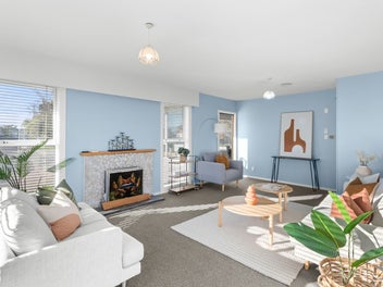 Sun, Space & Style in the Heart of Hornby