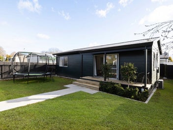 Fully Refurbished, Superbly Located
