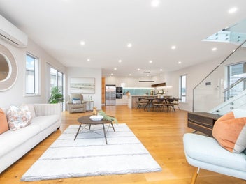 Sea View Modern Living – Family Home in Macleans