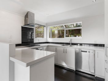 Freehold. Rangi Zone. Present ALL Offers.