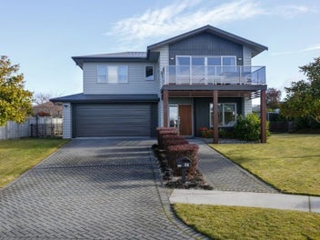 Image 1 of 18