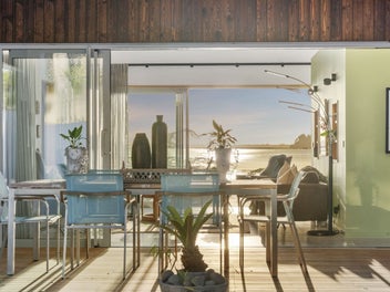 Sun Drenched Hidden Haven on the Waterfront