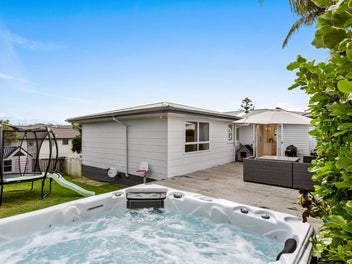 Renovated Beachside Bliss - Vendors Have Purchased