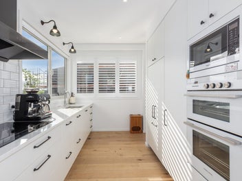 Class, Comfort & Contemporary Living!