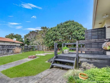 Prime Location generous section plus 3bdrm home