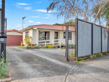 Prime Location generous section plus 3bdrm home