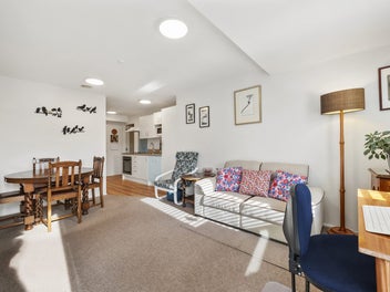 JUST MOVE IN AND RELAX!