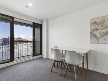 PRICED $470,000 · 3 BEDS · RARE CORNER 8TH FLOOR