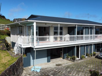 FAMILY FRIENDLY EXECUTIVE LIVING