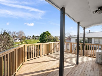 Vacant and move in ready - Get in quick!