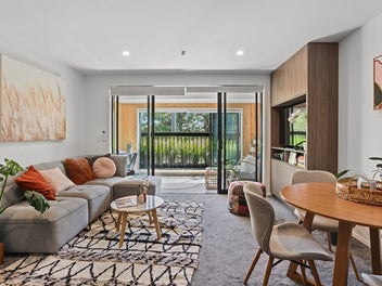 Parkside Apartment with City Vibes