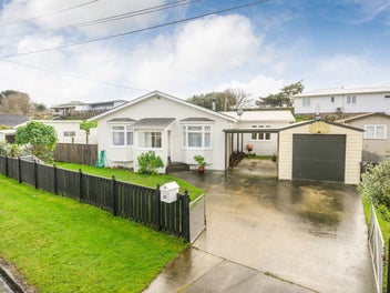Feel good large family home