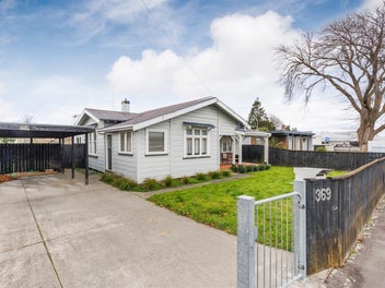 TEAM LEWIS - 4 BEDROOMS IN COMMERCIAL ZONE