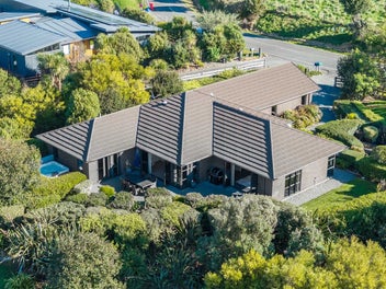 Modern Comfort in a Peaceful Lifestyle Setting