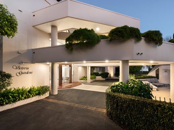 Seriously for Sale on Victoria Ave - $2,460,000