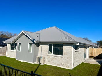 READY NOW ! Brand new 2 bedroom 2 bathroom unit