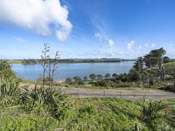 Build Your Dream on Pahi Peninsula