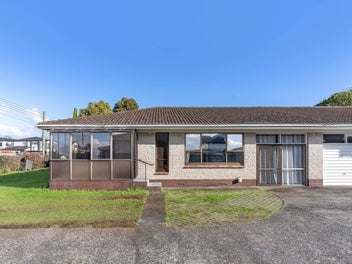 Oversized & Unique – The Hidden Gem of Papatoetoe!