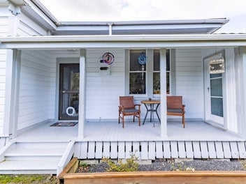 Your Lifestyle Paradise Only Minutes from Town