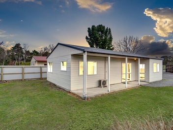 Freshly renovated & ready to move In