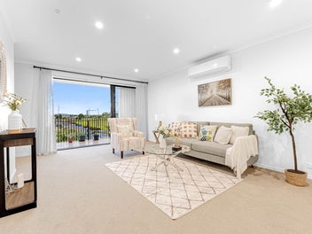 URGENT SALE – OVERSEAS OWNER SAYS SELL!