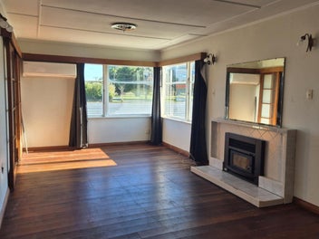 Vendor will consider all offers over $280,000!