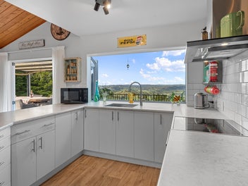 Sensational Views, Private Bush Retreat