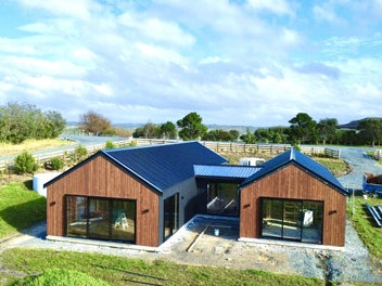 LOCATION, LUXURY, LIFESTYLE