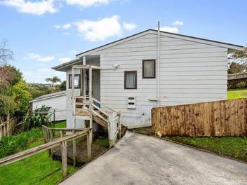 Genuine Home & Income, 2 Separate Dwellings
