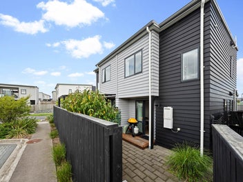 Invest or Nest in this Parkside Beauty