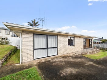 Easy Living on the Edge of Greerton